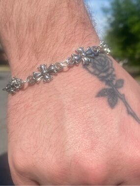 Brand new Sterling Silver Cross Link Bracelet - Silver